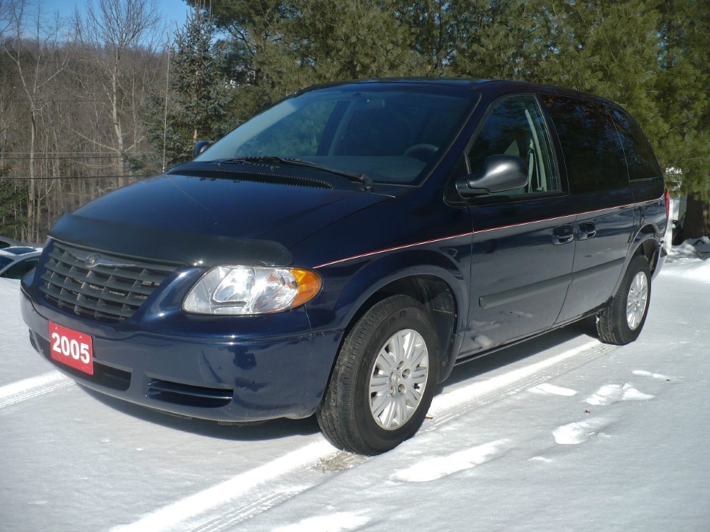 chrysler 2005 town and country problems